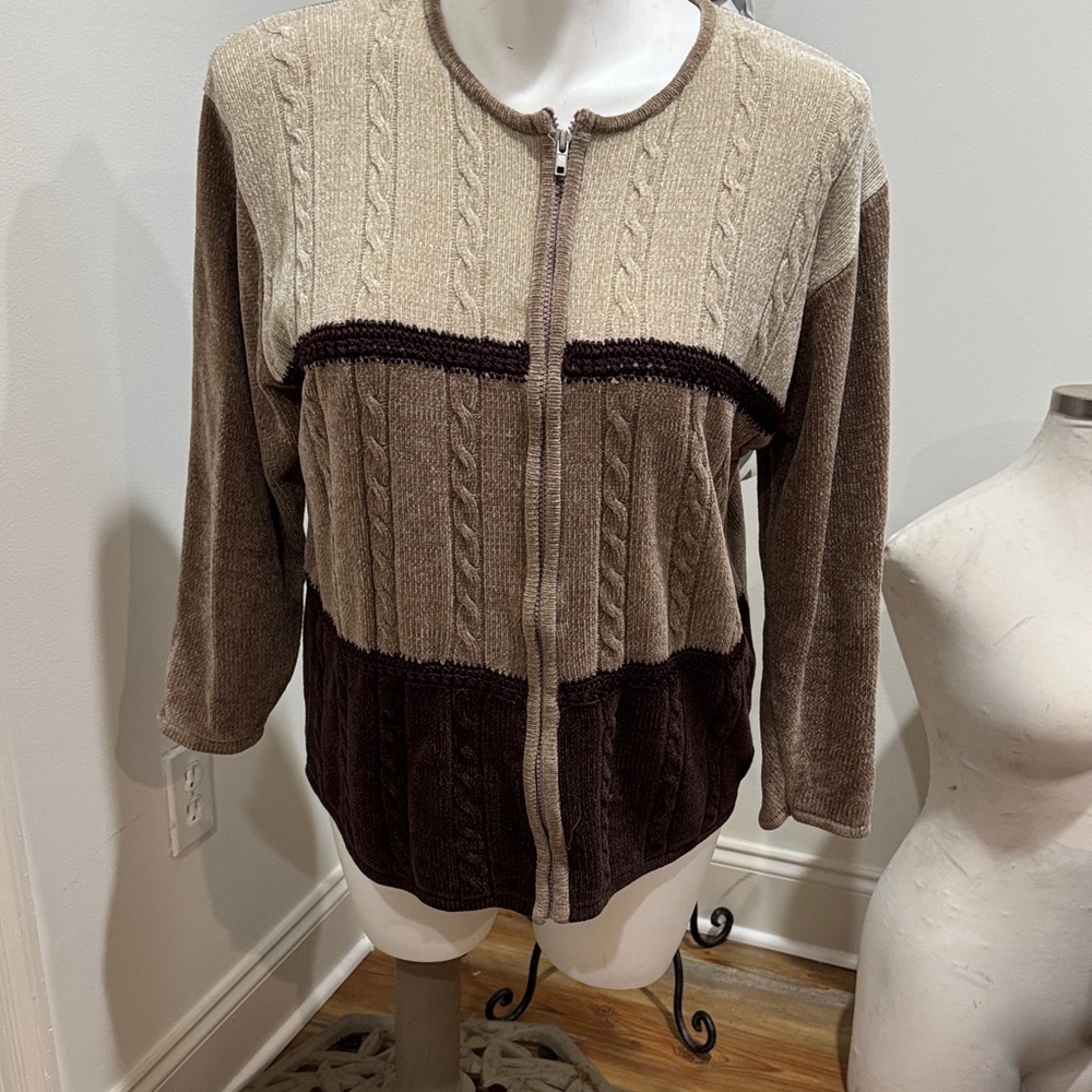 Colorblock Cable Knit Sweater